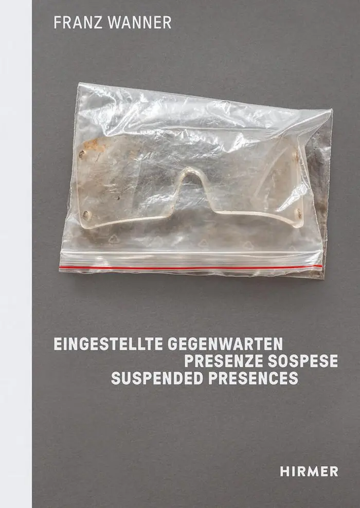 Glas einer Schutzbrille in einer Plastiktüte